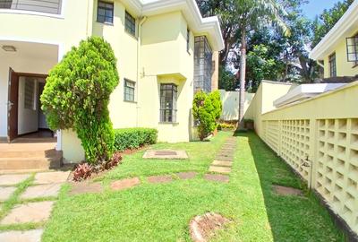 5 Bed Townhouse with En Suite in Lavington - 3