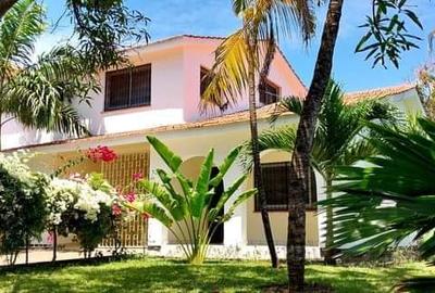 4 Bed Villa with En Suite at Kenyatta Road - 4