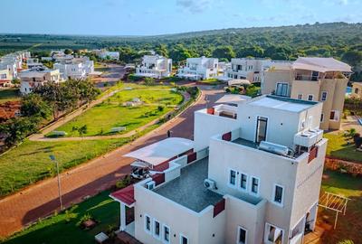 4 Bed Townhouse with En Suite in Nyali Area - 3