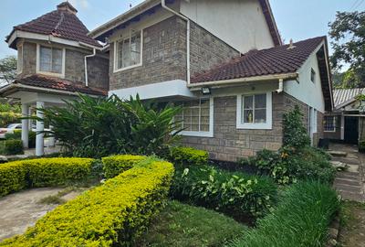 7 Bed House with En Suite at Streamdrive - 2