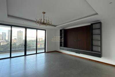 3 Bed Apartment with En Suite in Riverside - 3