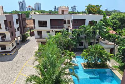 Serviced 4 Bed Apartment with En Suite at Beach Road - 4