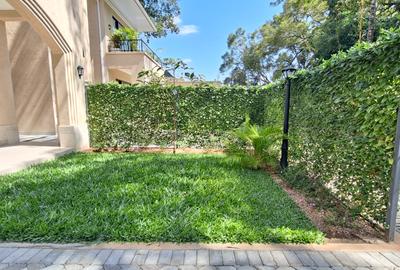 5 Bed House with En Suite in Lavington - 2