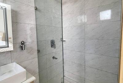2 Bed Apartment with Gym in Parklands - 4