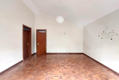4 Bed Townhouse with En Suite in Kilimani - 2