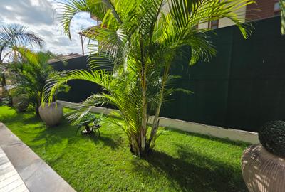 5 Bed Villa with En Suite in Lavington - 4