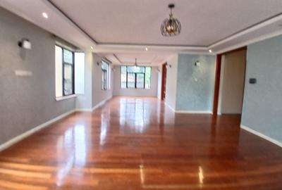 4 Bed Townhouse with En Suite at Lavington - 4