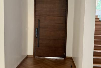 6 Bed Townhouse with En Suite in Lavington - 3