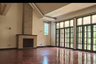 4 Bed Townhouse with En Suite in Rosslyn - 3