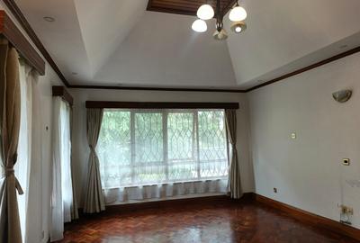 5 Bed Villa with Swimming Pool in Runda