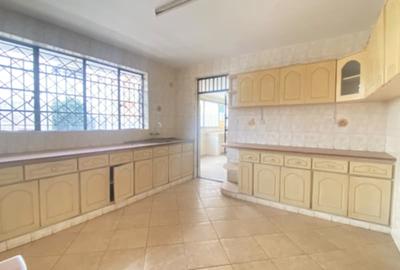 4 Bed Apartment with En Suite at Parklands - 3