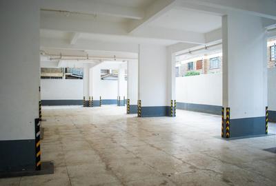 Serviced 2 Bed Apartment with En Suite at Kilimani - 4