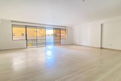 4 Bed Apartment with En Suite at Parklands - 2