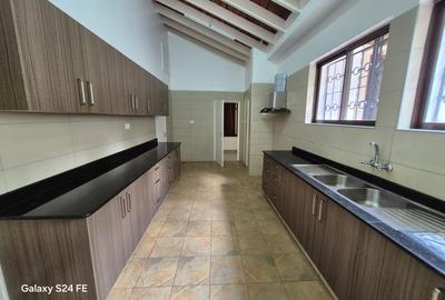 4 Bed House with En Suite in Thigiri - 3