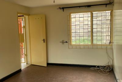 3 Bed House with En Suite at Green Fields Estate - 4