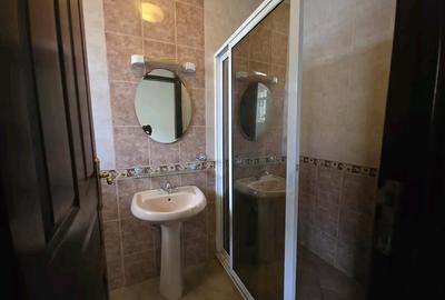 4 Bed House with En Suite at Grevillea - 4