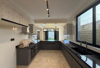 4 Bed Townhouse with En Suite in Kiambu Road - 2