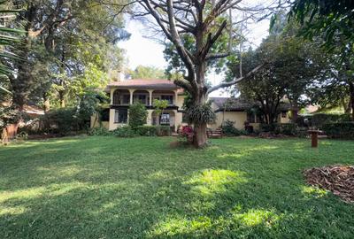 4 Bed House with En Suite in Nyari