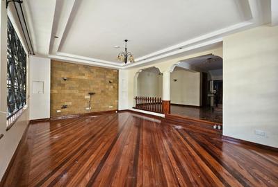 5 Bed Townhouse with En Suite in Kileleshwa - 3