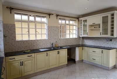 4 Bed Townhouse with En Suite at Windy Ridge - 3