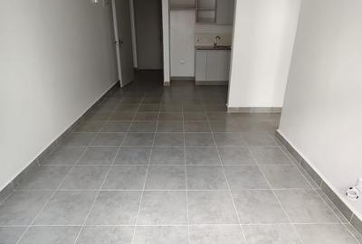 1 Bed Apartment with Swimming Pool in Garden Estate - 2