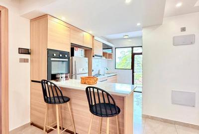 Serviced 3 Bed Apartment with En Suite in Riverside