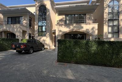 5 Bed Townhouse with En Suite in Lavington