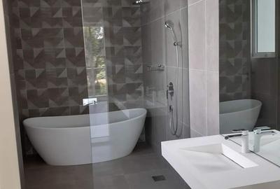 4 Bed Townhouse with En Suite in Lavington - 3