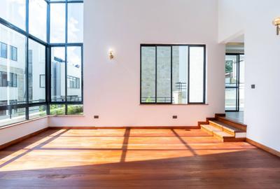 5 Bed Villa with En Suite in Lavington - 2