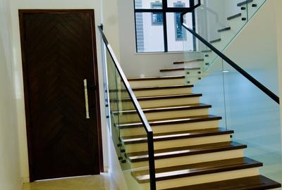 5 Bed Villa with En Suite in Lavington - 4