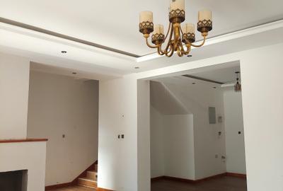 4 Bed Townhouse with En Suite at Oloolua Close - 2
