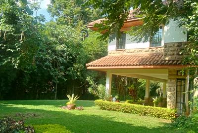 5 Bed House at Rosslyn Lone Tree - 3