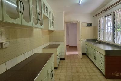 4 Bed House with En Suite in Loresho - 2