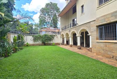 5 Bed Townhouse with En Suite at Lavington Convent Drive - 2
