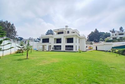 6 Bed Villa with En Suite at Kyuna Road