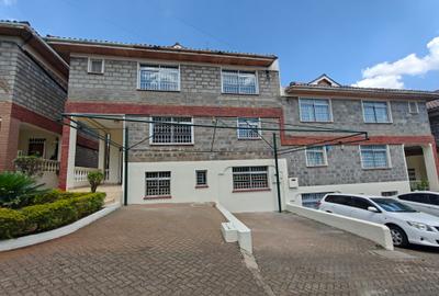 5 Bed Townhouse with En Suite in Lavington - 3