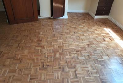5 Bed Townhouse with En Suite in Lavington - 4