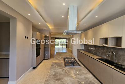 3 Bed House with En Suite in Runda - 2