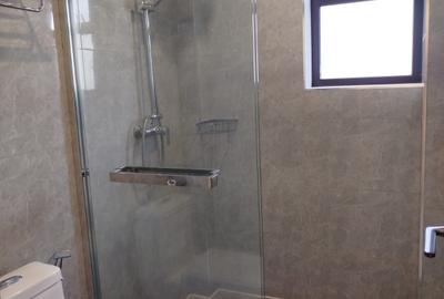 3 Bed Apartment with En Suite in Riverside - 2