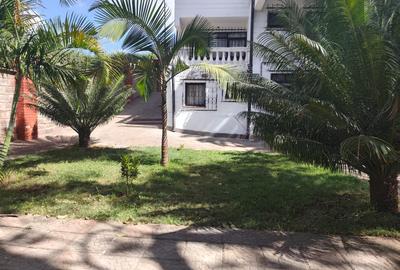 Serviced 2 Bed Apartment with En Suite in Runda - 2