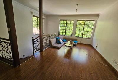 4 Bed Villa with En Suite in Spring Valley - 2