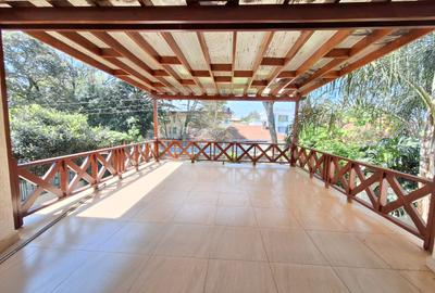 5 Bed Townhouse with En Suite at Convent Drive - 2