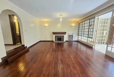 4 Bed Apartment with En Suite in Riverside - 4