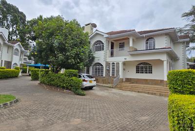 5 Bed Townhouse with En Suite at Lavington Road - 4
