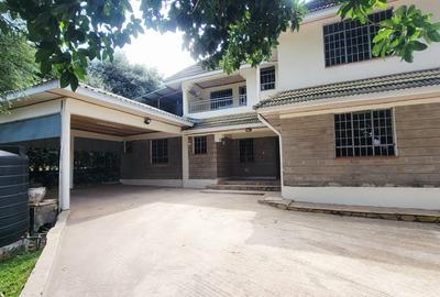 4 Bed House with En Suite in Kiambu Road