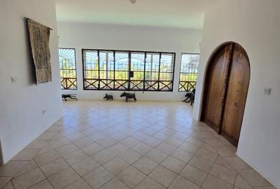 3 Bed Villa with En Suite in Watamu