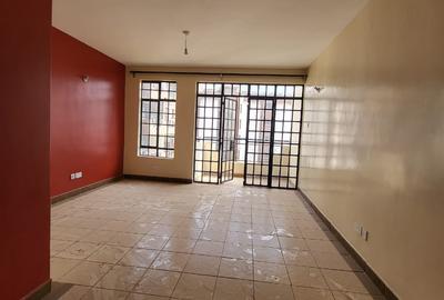 3 Bed Apartment with En Suite in Komarock