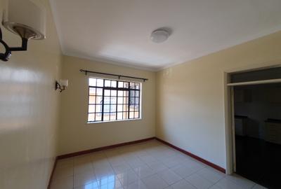 4 Bed Apartment with En Suite in General Mathenge - 2