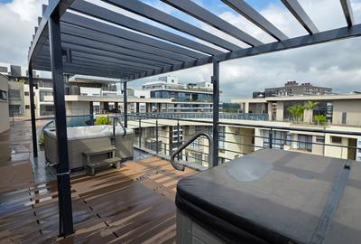 4 Bed Apartment with En Suite at Riverside Drive - 2