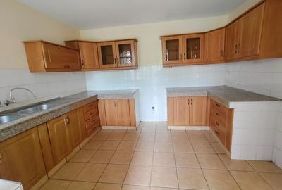 3 Bed Apartment with Borehole in Kilimani